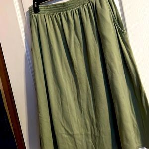 Only Necessities Skirt.      D504